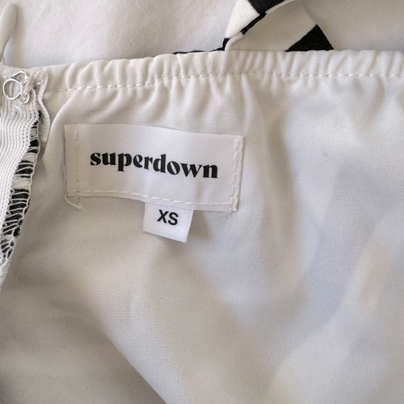 SUPERDOWN Zebra Halter Top - Picture 5 of 6